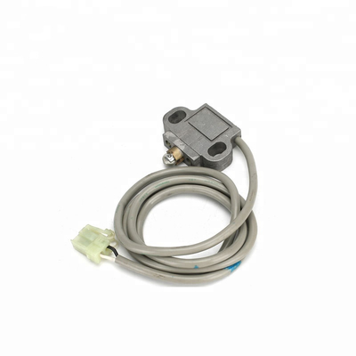 Sensor Saklar Tekanan Excavator Perjalanan 203-06-5621 D4C-9093 PC200-5 PC200-6